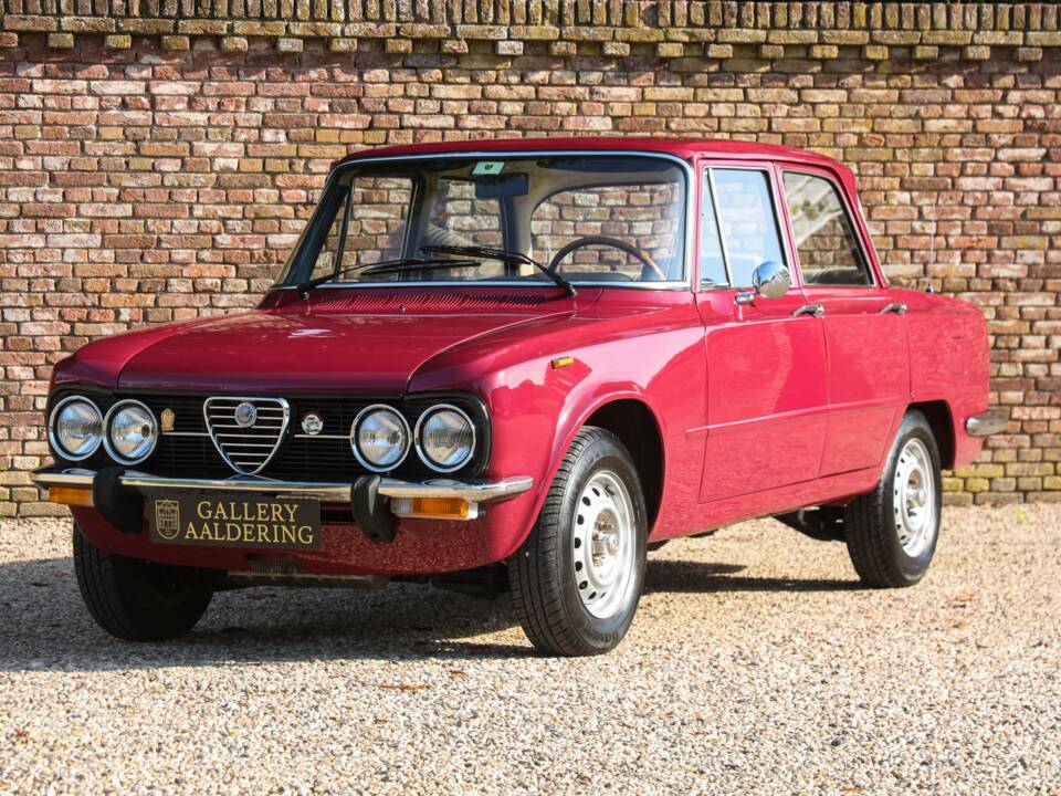Image 10/50 of Alfa Romeo Giulia Nuova Super 1300 (1975)