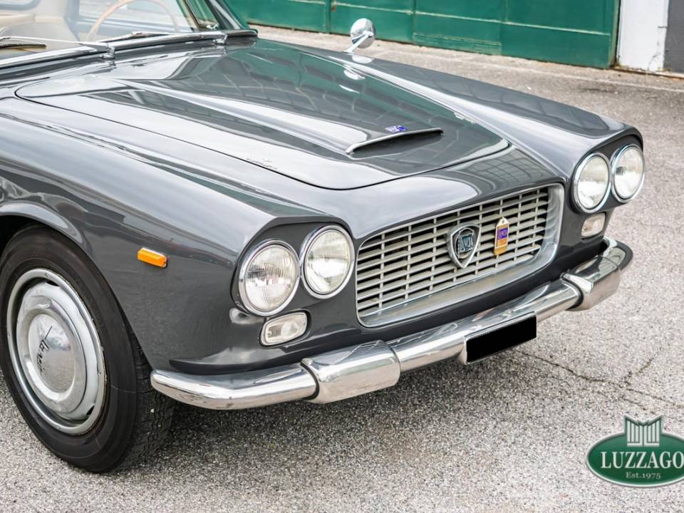 Image 11/49 of Lancia Flaminia GT 2.8 3C Touring (1963)