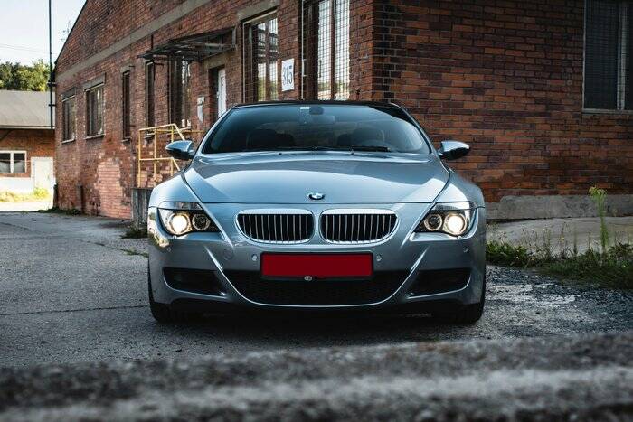 Image 4/7 of BMW M6 (2006)