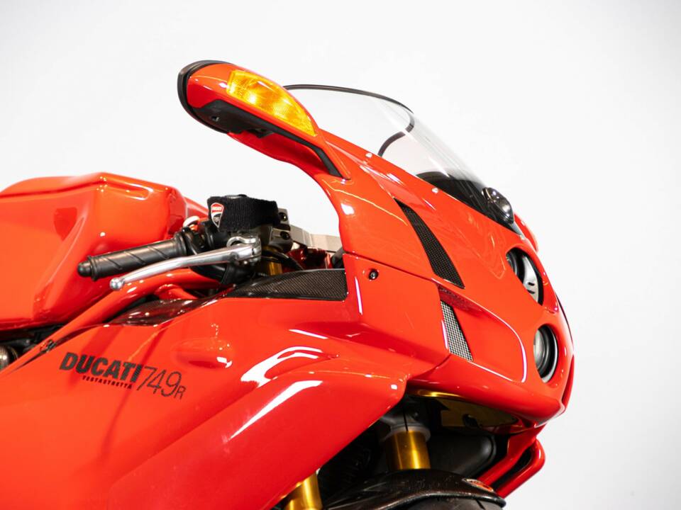 Image 31/50 of Ducati DUMMY (2004)