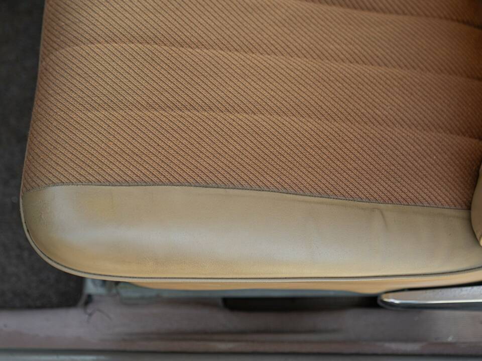 Image 36/50 of Mercedes-Benz 200 (1966)