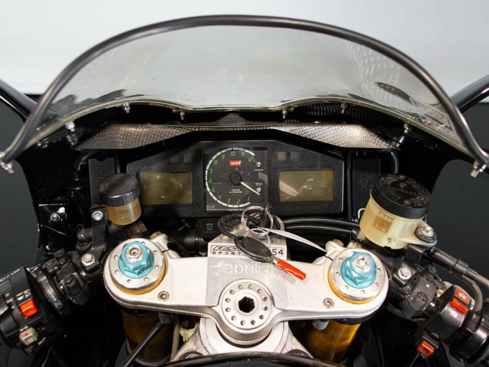 Image 48/50 of Aprilia DUMMY (1999)