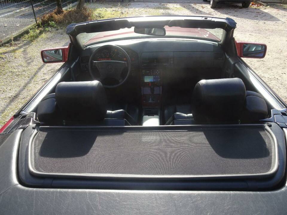 Afbeelding 20/45 van Mercedes-Benz 500 SL (1991)
