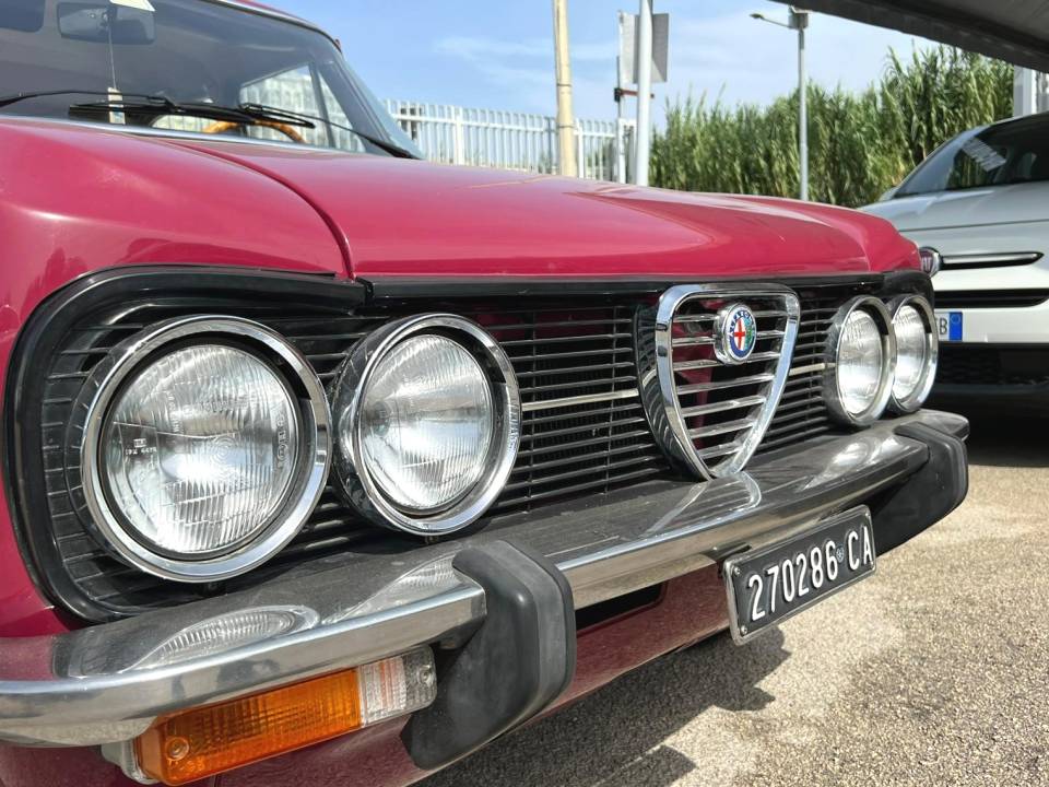 Bild 7/21 von Alfa Romeo Giulia Nuova Super 1600 (1976)