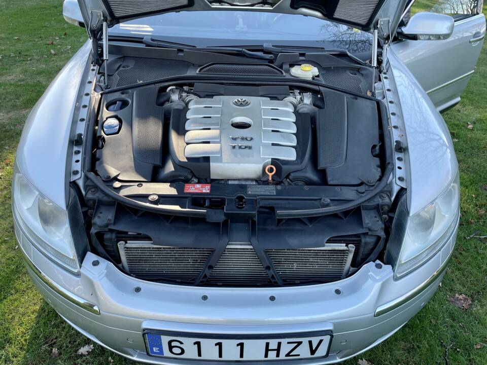 Bild 14/23 von Volkswagen Phaeton V10 TDI (2003)