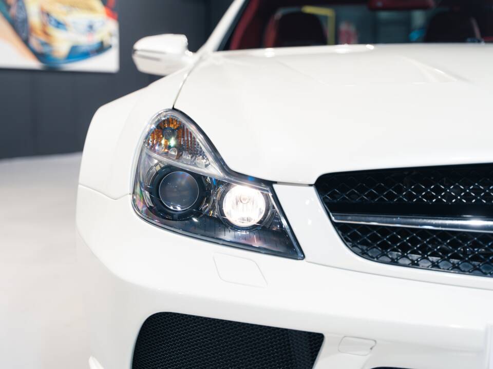Afbeelding 17/47 van Mercedes-Benz SL 65 AMG Black Series (2010)