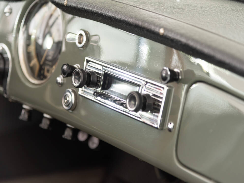 Image 31/38 of Lancia Aurelia B24 Convertible (1957)