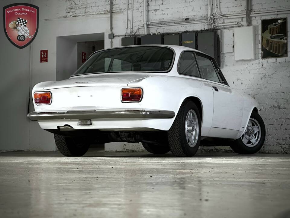 Immagine 4/53 di Alfa Romeo Giulia GT 1300 Junior (1970)