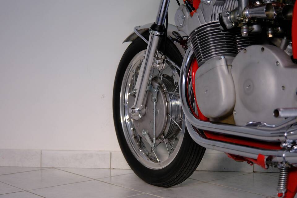 Image 75/99 of MV Agusta 750 Sport (1971)