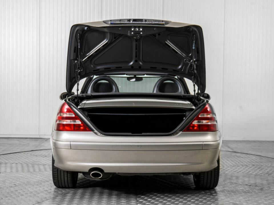 Image 39/50 of Mercedes-Benz SLK 200 Kompressor (2002)