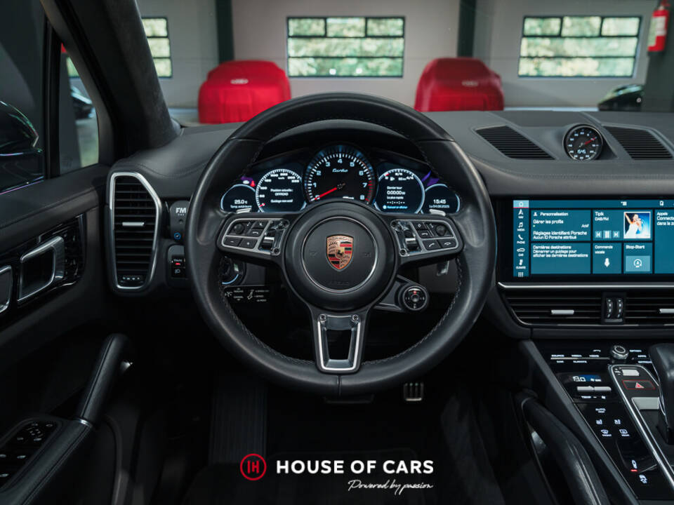 Immagine 16/24 di Porsche Cayenne Turbo (2018)