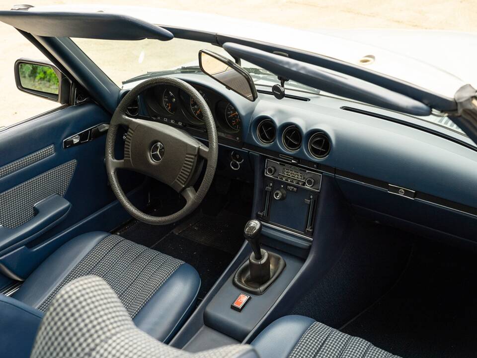 Bild 16/47 von Mercedes-Benz 280 SL (1977)