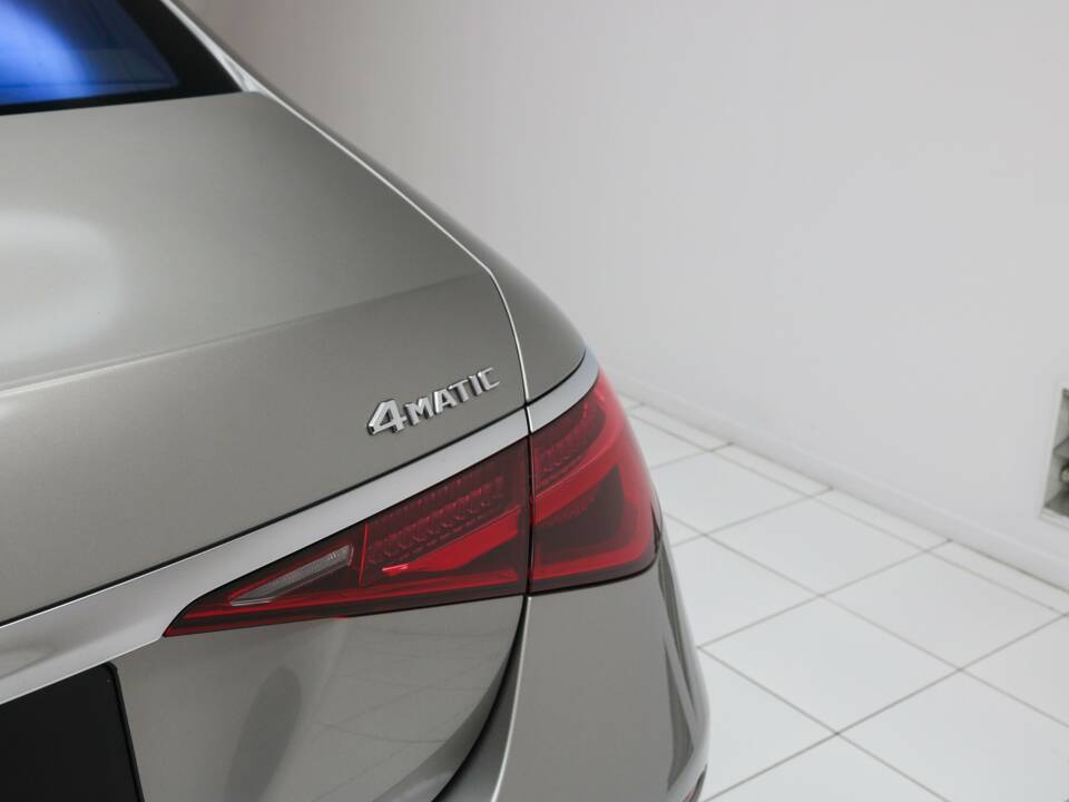 Bild 18/22 von Mercedes-Benz S 500 4MATIC (2021)