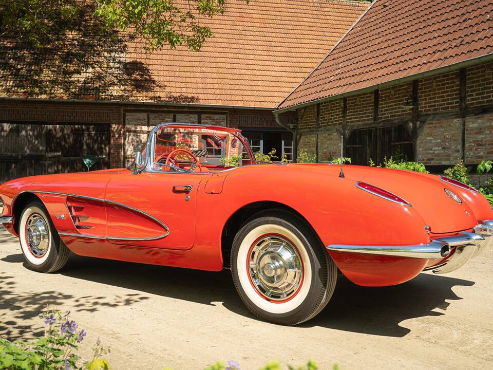 Image 9/51 of Chevrolet Corvette (1960)