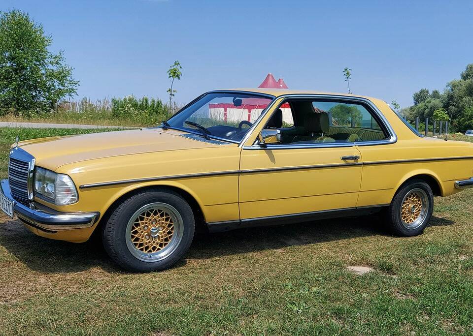 Afbeelding 7/8 van Mercedes-Benz 280 CE (1980)