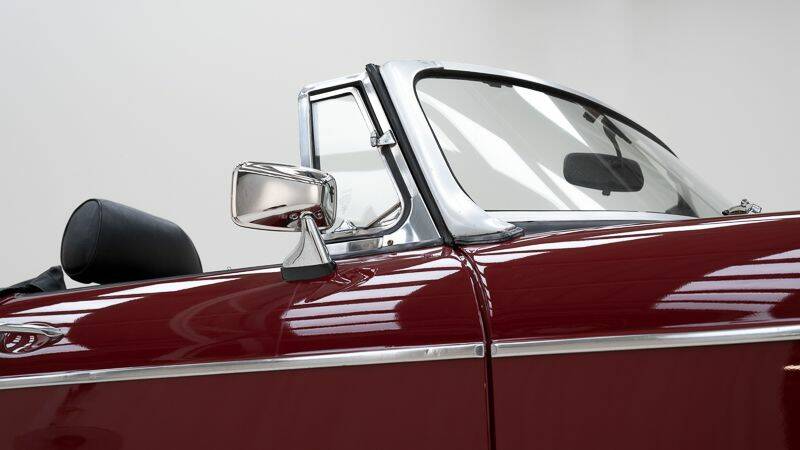 Image 13/15 de MG MGB (1974)
