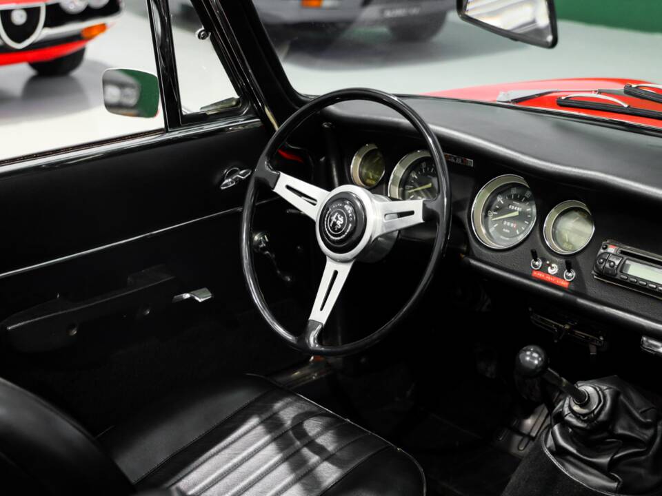 Image 21/58 of Alfa Romeo Giulia 1600 GTC (1965)