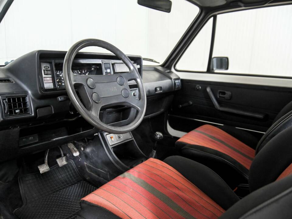 Bild 10/50 von Volkswagen Golf I GTI 1.8 (1983)