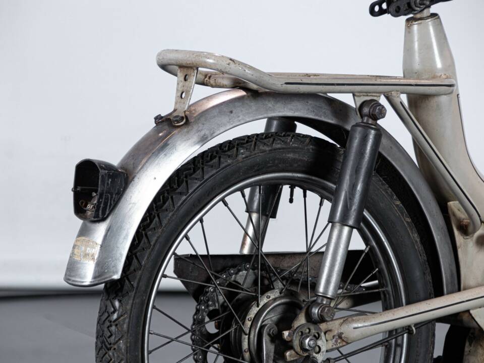 Image 26/50 of Oemmeci DUMMY (1978)