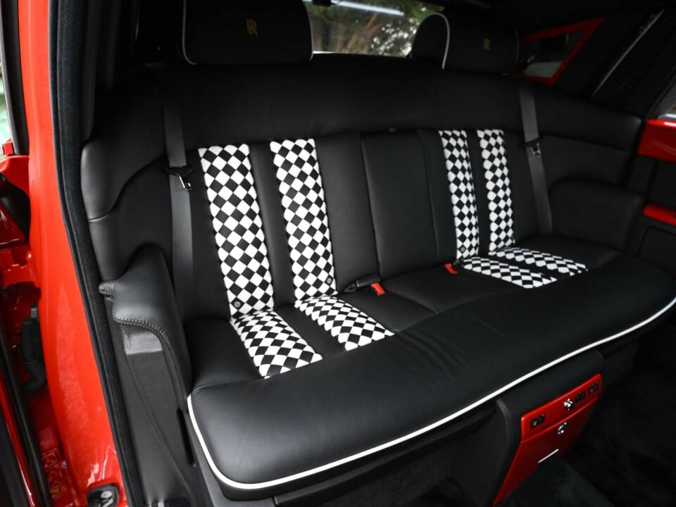 Image 49/50 of Rolls-Royce Phantom VII (2016)