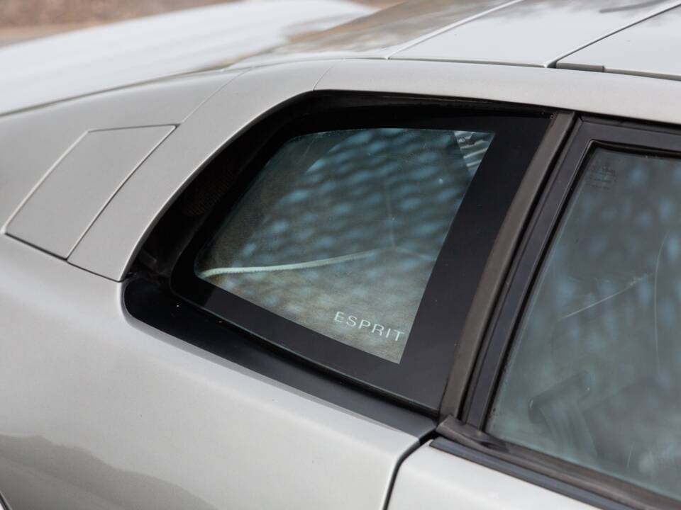 Image 13/50 of Lotus Esprit GT3 (1998)