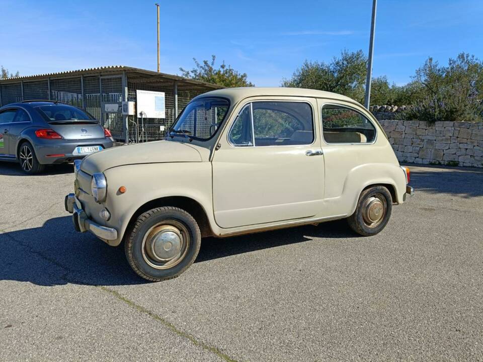 Image 41/44 of FIAT 600 D (1967)