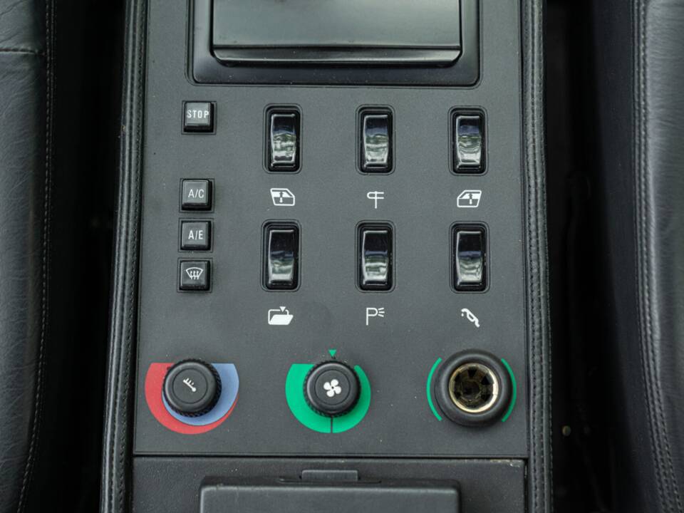 Image 49/50 of Ferrari Mondial 3.2 (1987)
