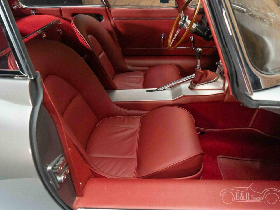 Image 12/19 of Jaguar Type E 3.8 (1964)