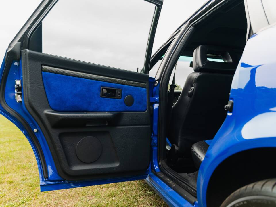 Image 31/45 of Audi RS2 Avant (1994)