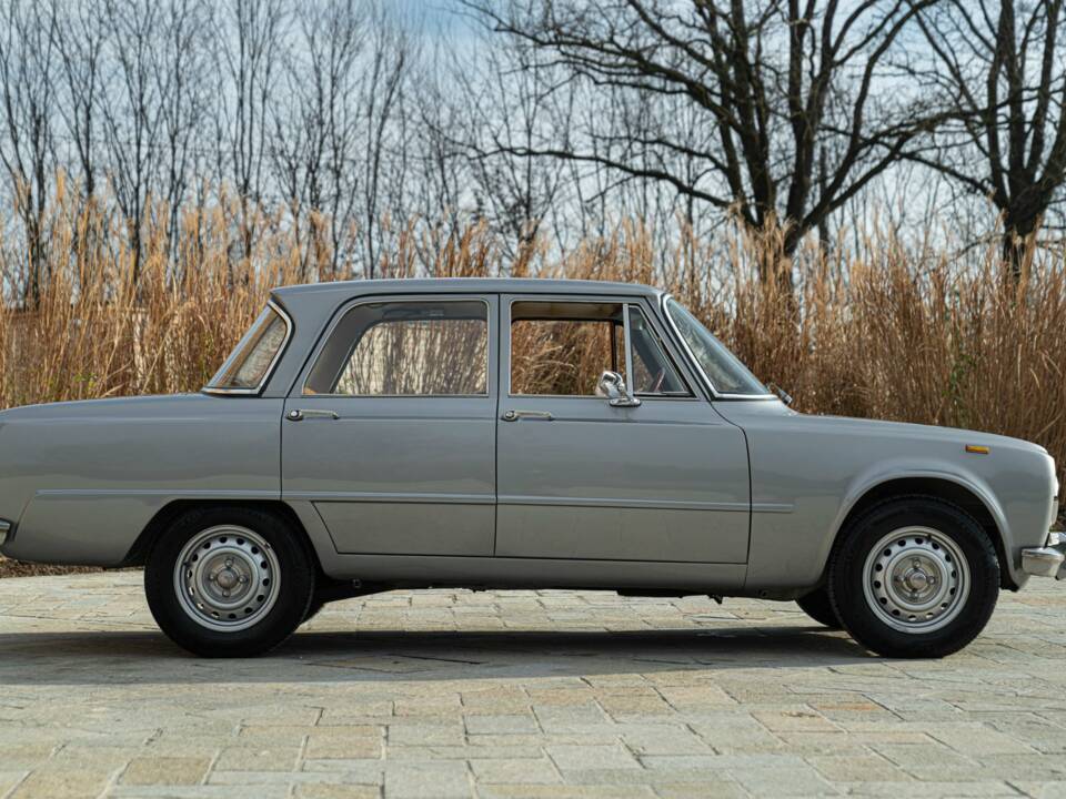 Image 5/50 of Alfa Romeo Giulia Super 1.3 (1972)