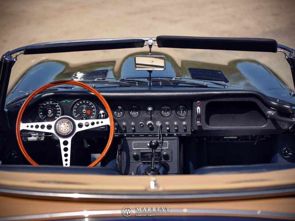 Image 57/80 de Jaguar Type E 4.2 (1966)