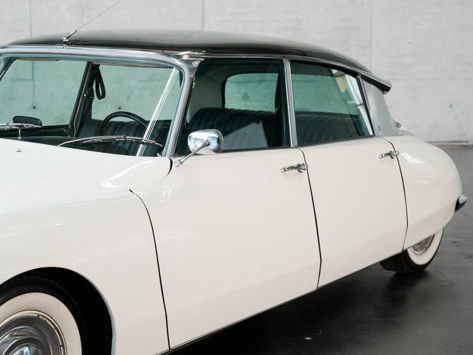 Bild 9/50 von Citroën DS 21 Pallas (1966)