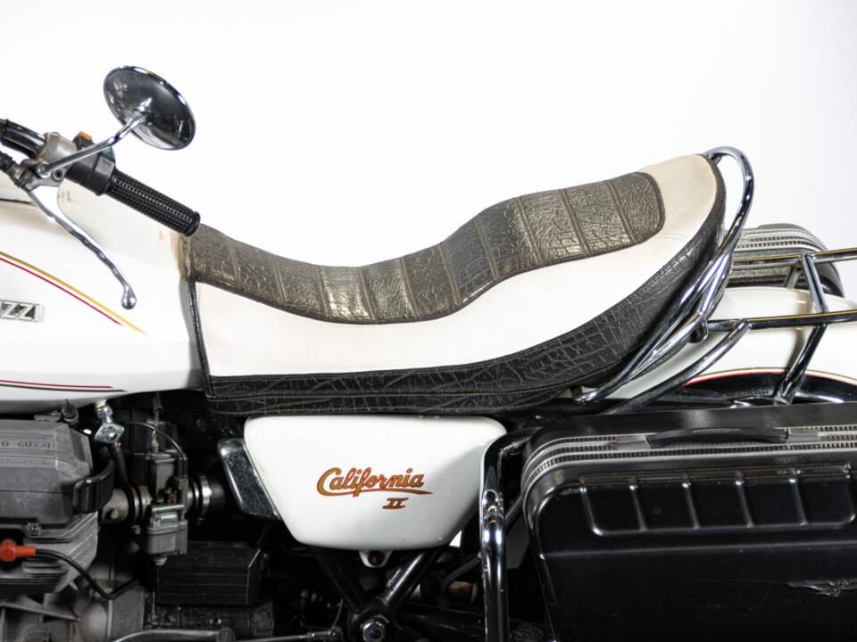 Image 17/44 de Moto Guzzi California II (1983)