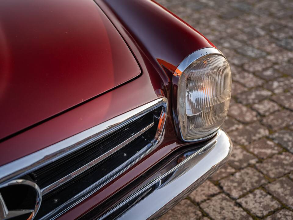 Image 4/70 de Mercedes-Benz 230 SL (1966)