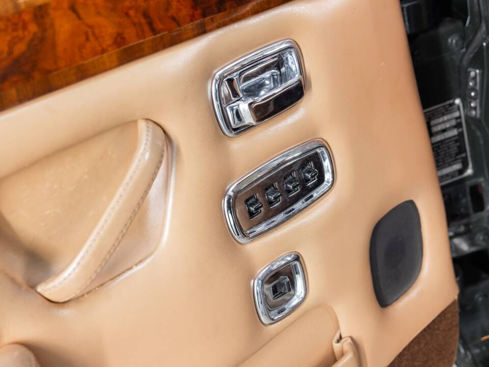 Immagine 8/32 di Rolls-Royce Silver Wraith II (1979)