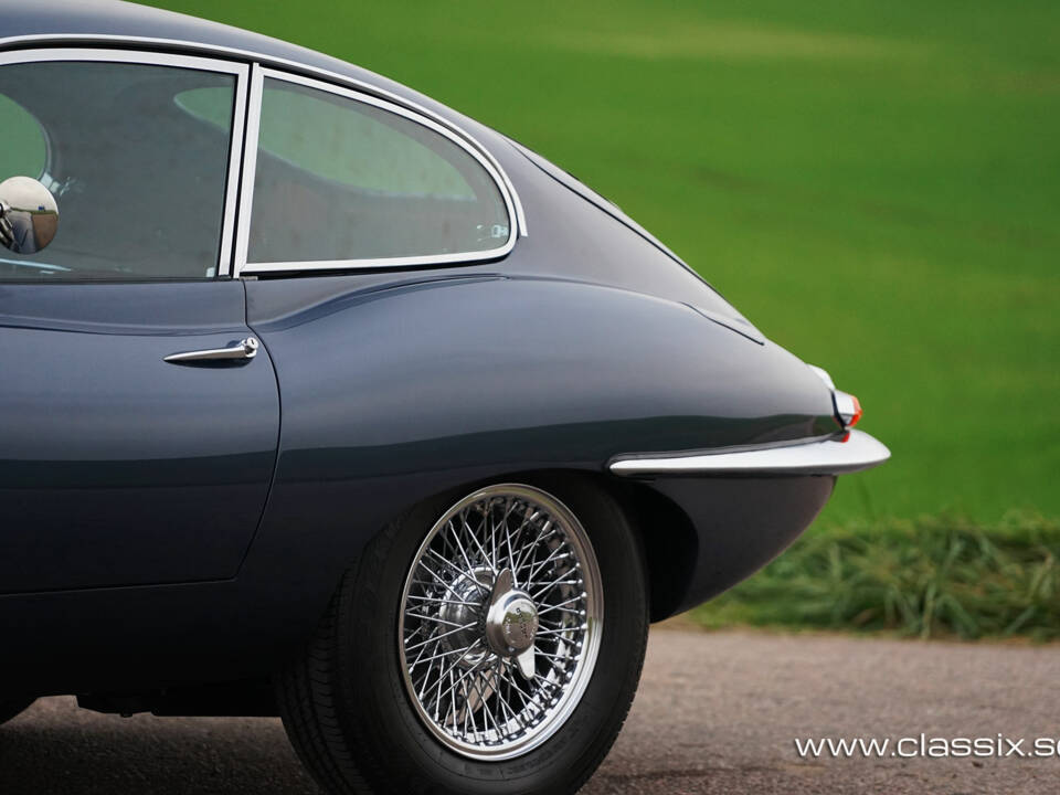 Image 22/30 de Jaguar E-Type 4.2 (1967)