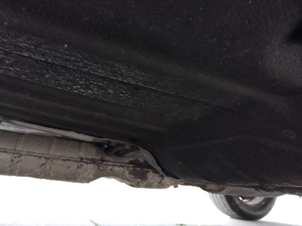 Bild 110/113 von BMW 735i (1986)