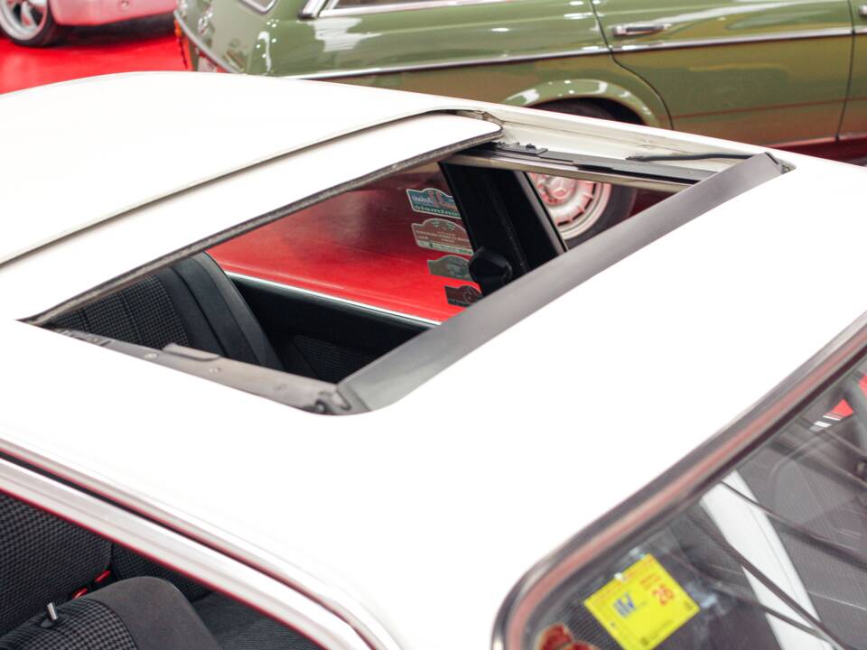 Image 32/38 of BMW 325i (1986)