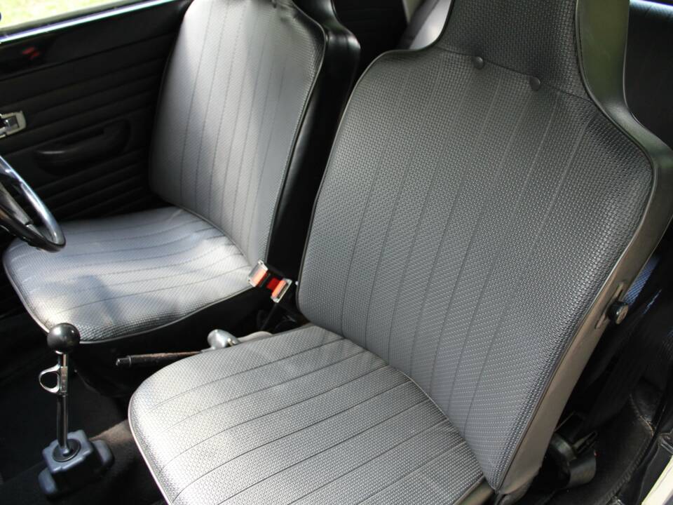 Image 13/18 of Volkswagen Käfer 1600 (1972)