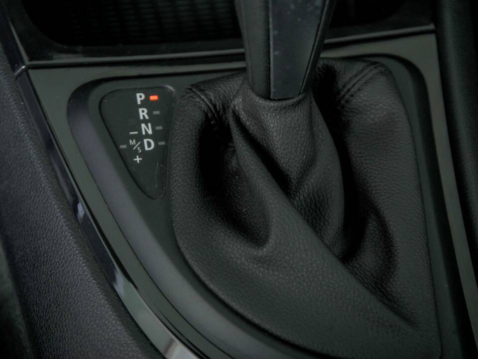 Image 33/50 of BMW 125i (2008)