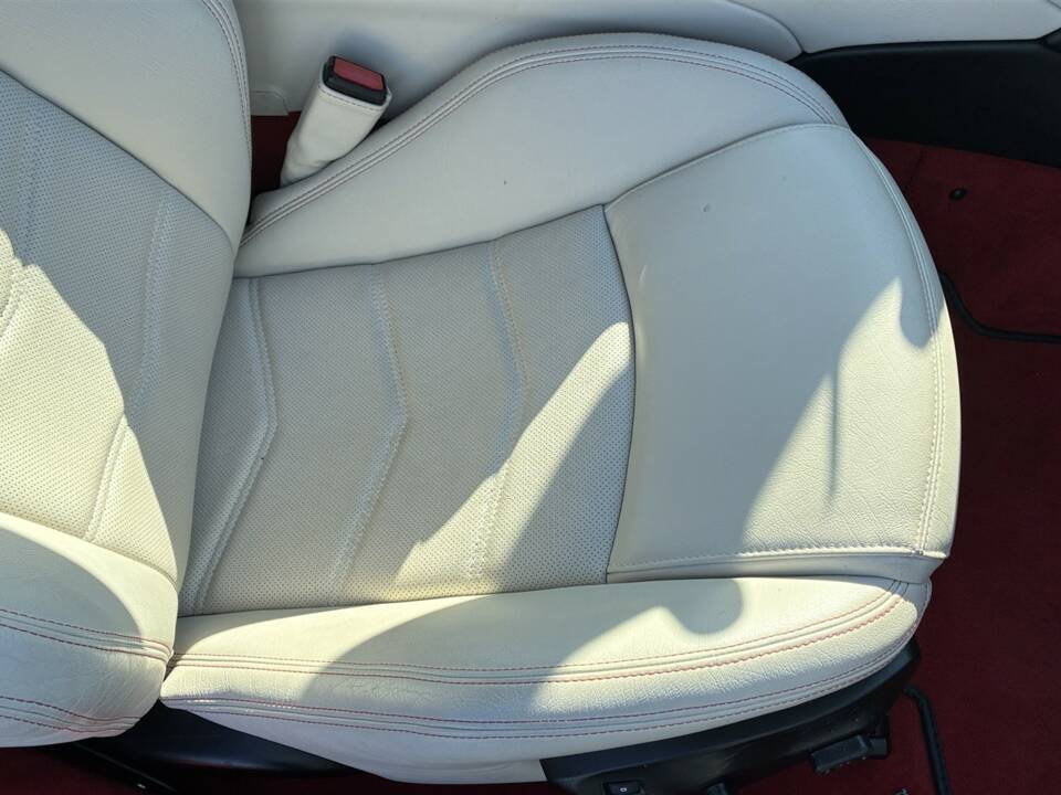 Image 32/54 of Maserati GranCabrio Sport (2015)