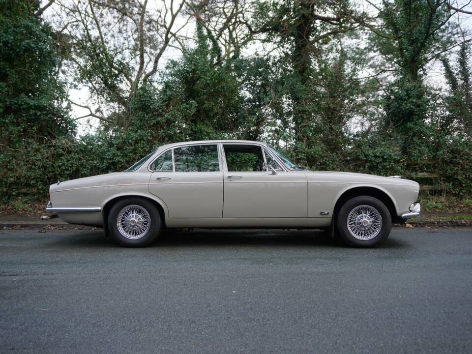 Imagen 7/20 de Jaguar XJ 6 4.2 (1972)