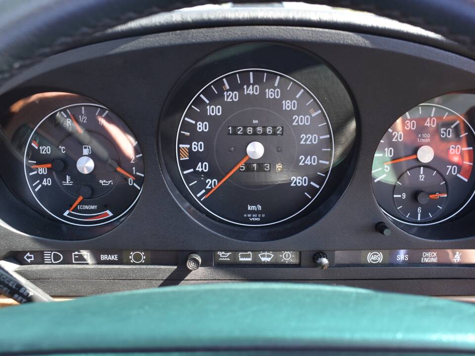 Image 35/94 of Mercedes-Benz 560 SL (1988)