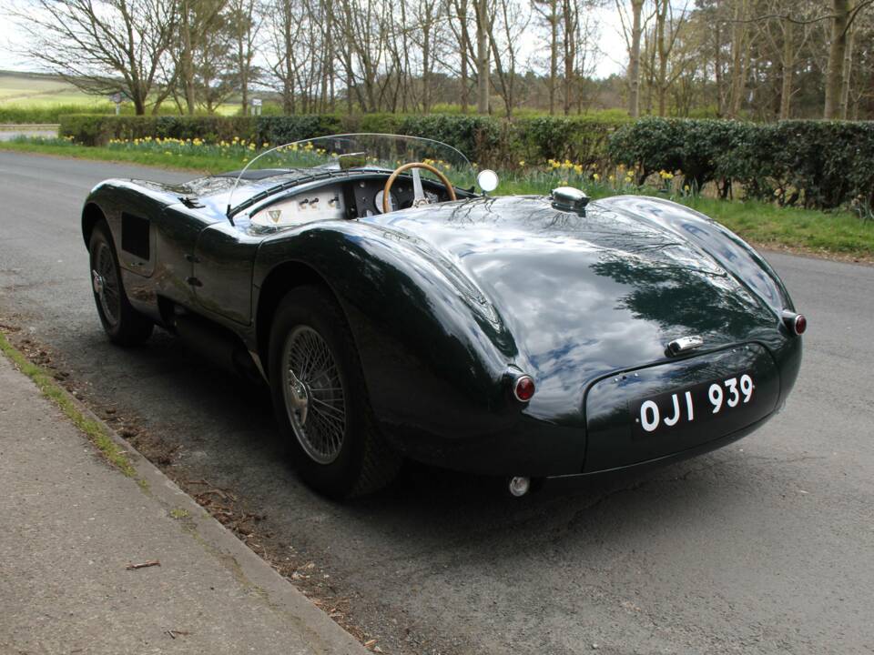 Image 4/18 de Jaguar C-Type (1900)