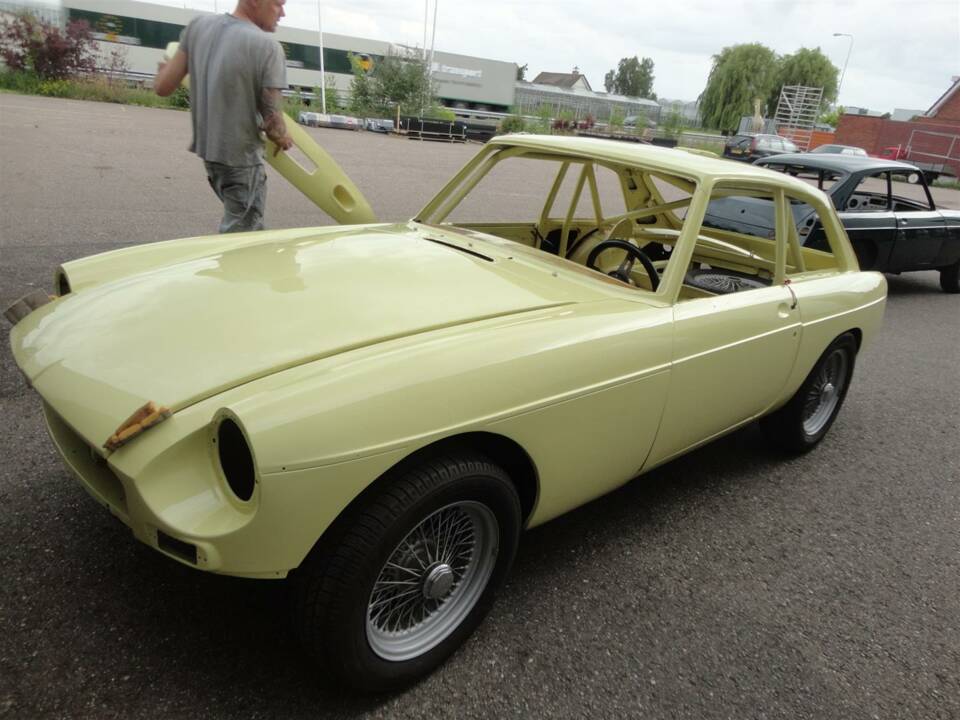 Bild 10/22 von MG MGB GT (1967)