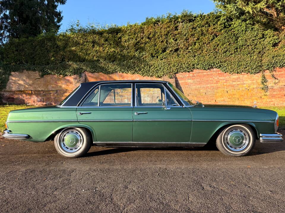 Bild 2/37 von Mercedes-Benz 280 SE 3,5 (1972)