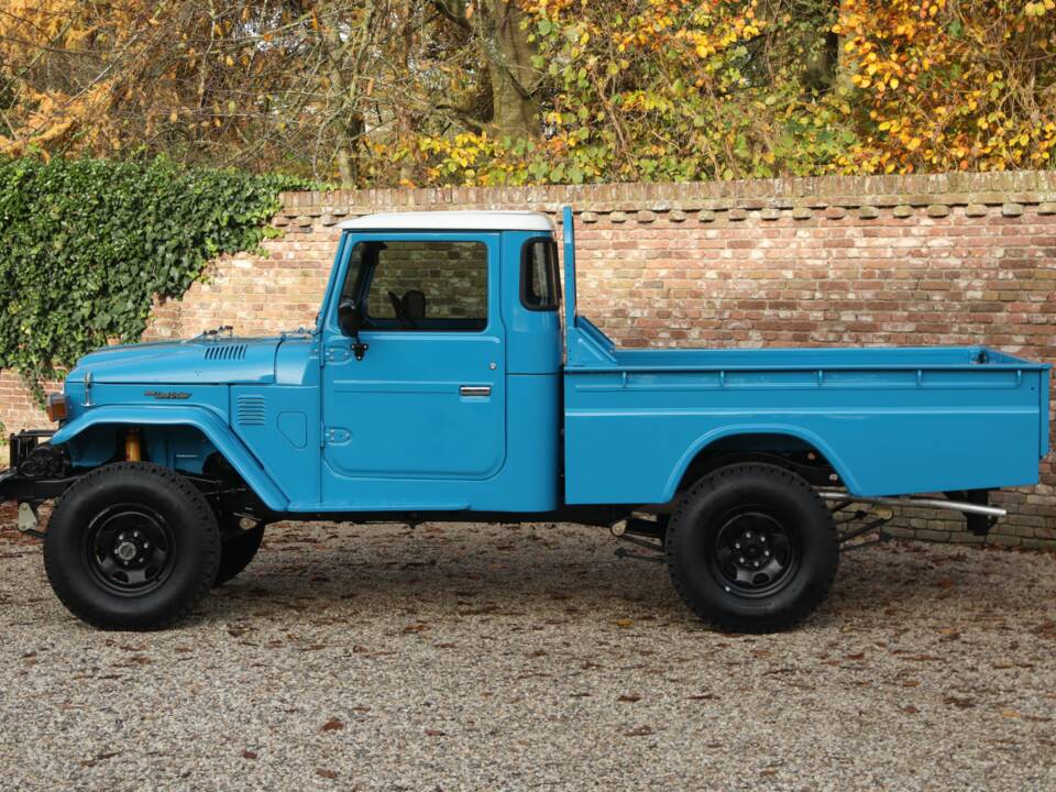 Bild 29/50 von Toyota Land Cruiser BJ 45 (1982)