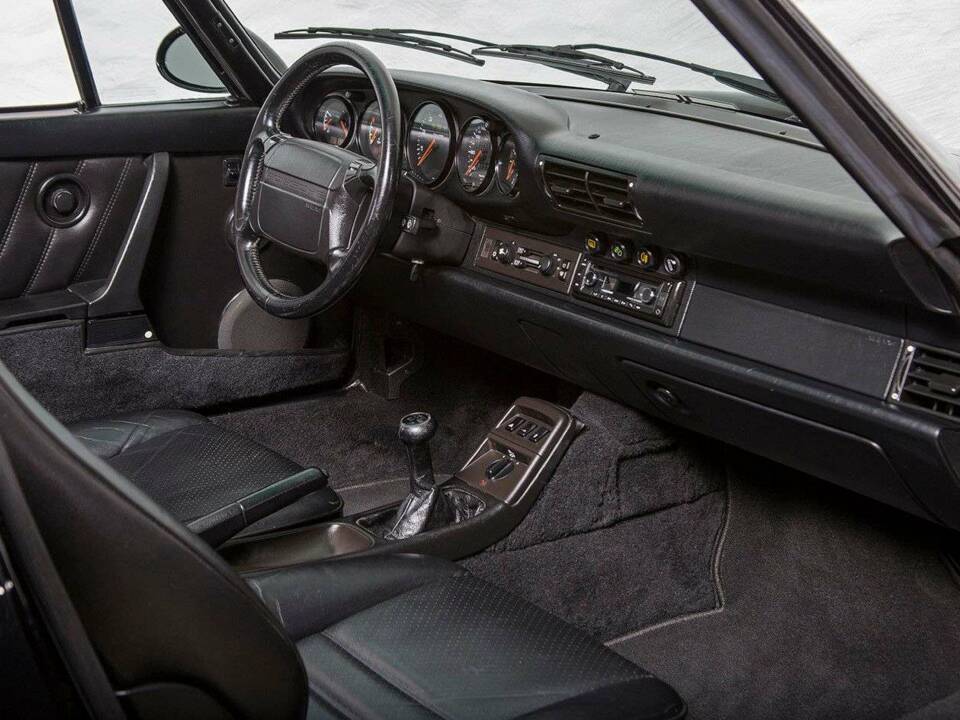 Bild 24/38 von Porsche 911 Carrera 2 (1992)