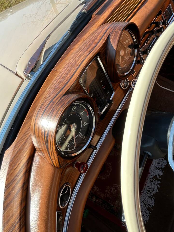 Afbeelding 9/11 van Mercedes-Benz 250 SE (1966)