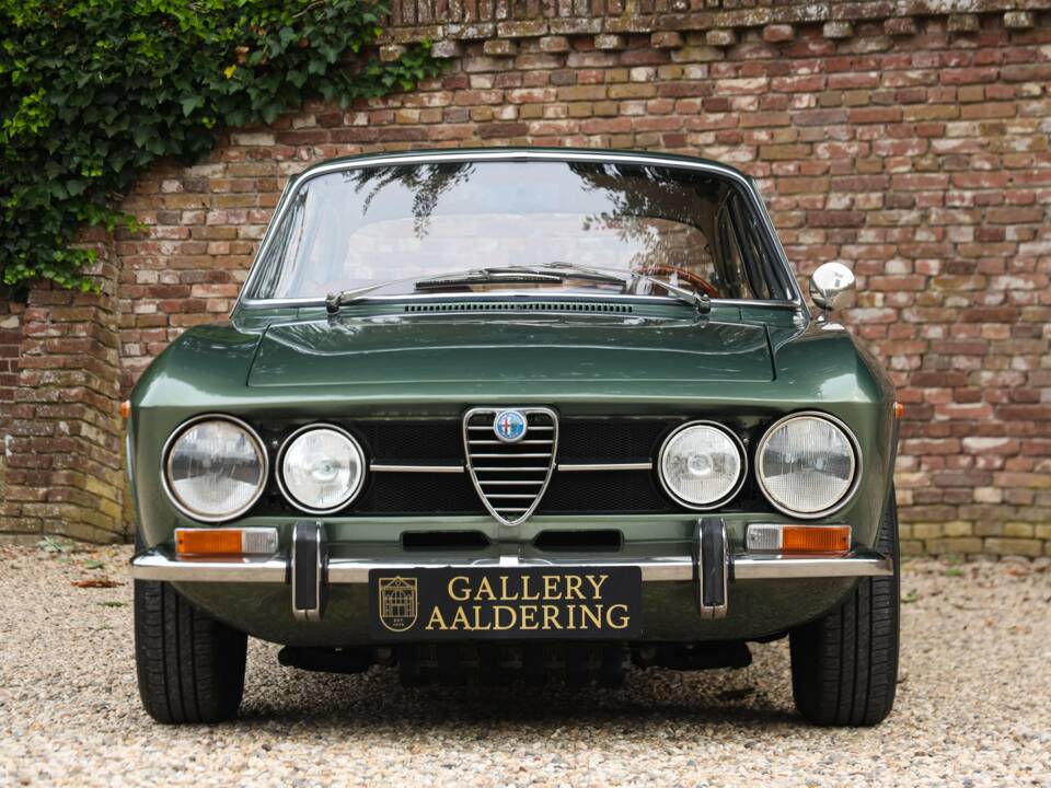 Bild 15/50 von Alfa Romeo 1750 GT Veloce (1971)